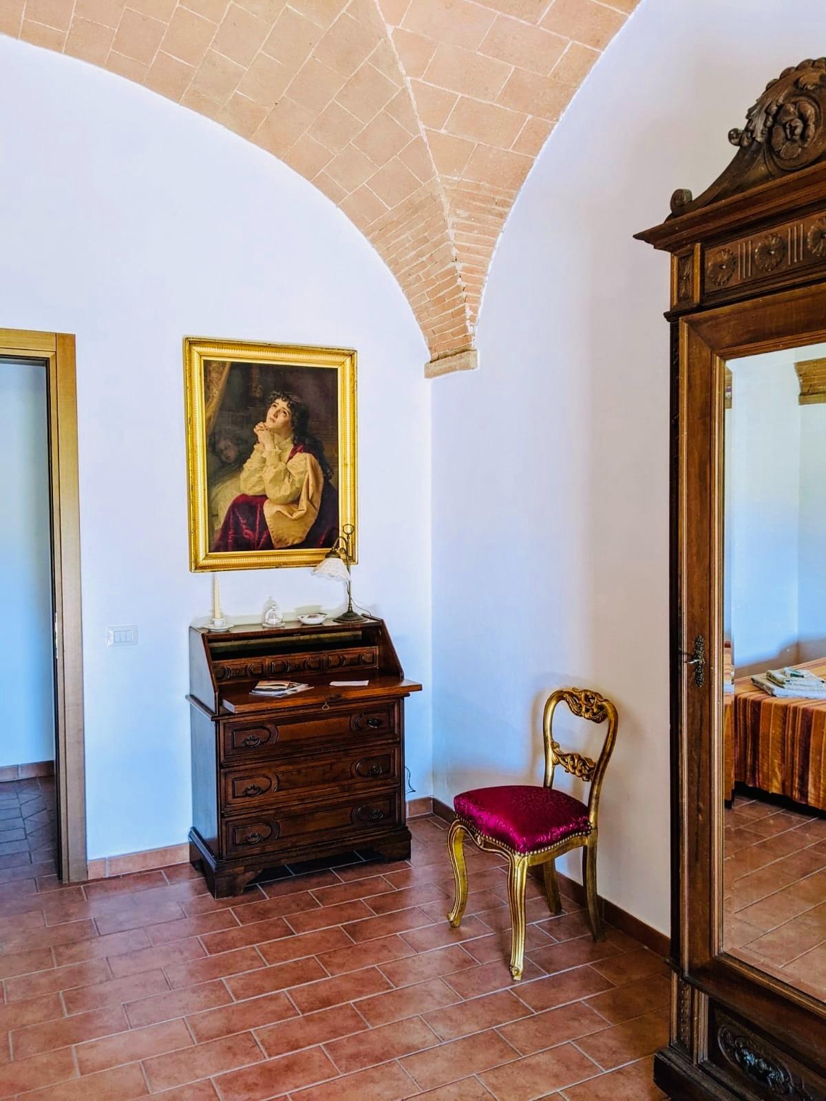 Un particolare della camera Lo Scrittoio