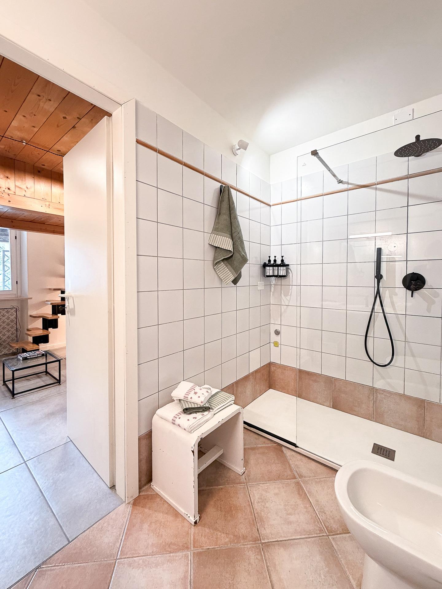 Bagno con doccia walk in