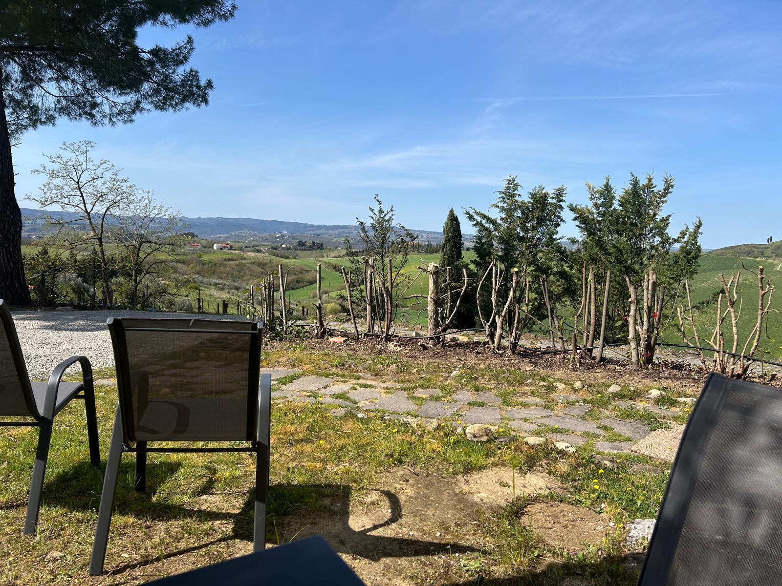 Vista dal giardino della struttura