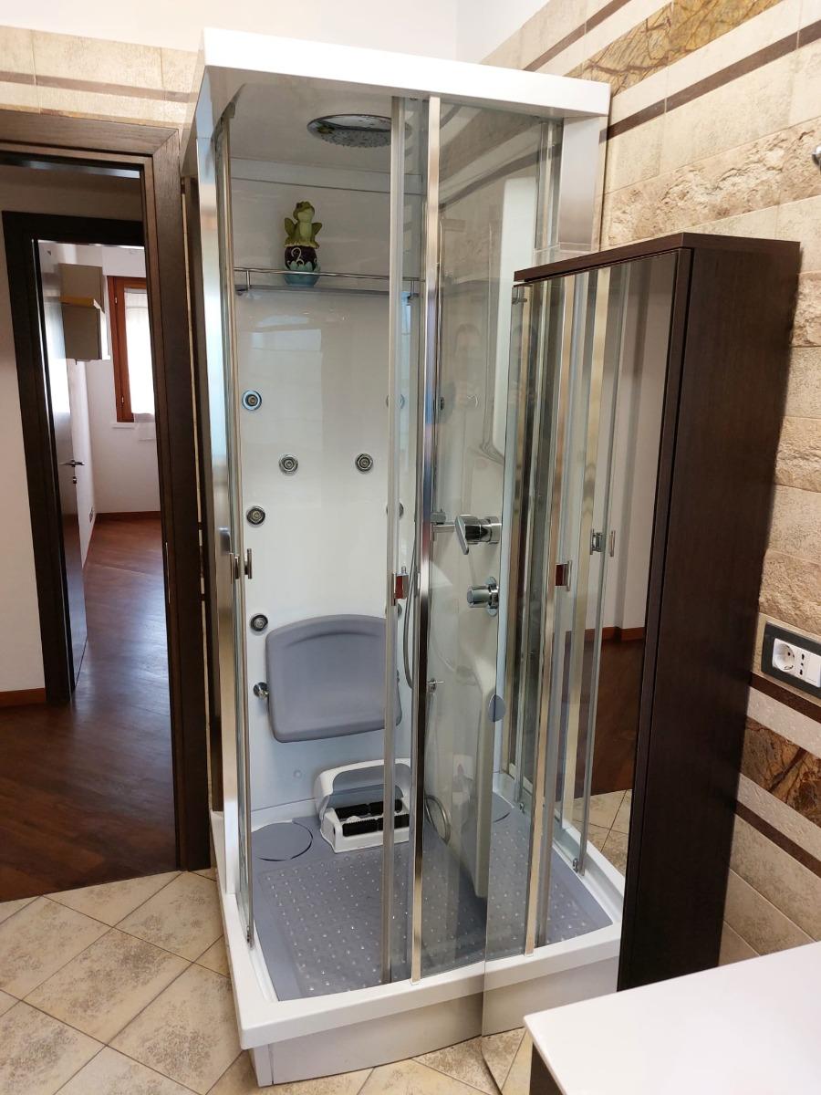 Doccia idromassaggio