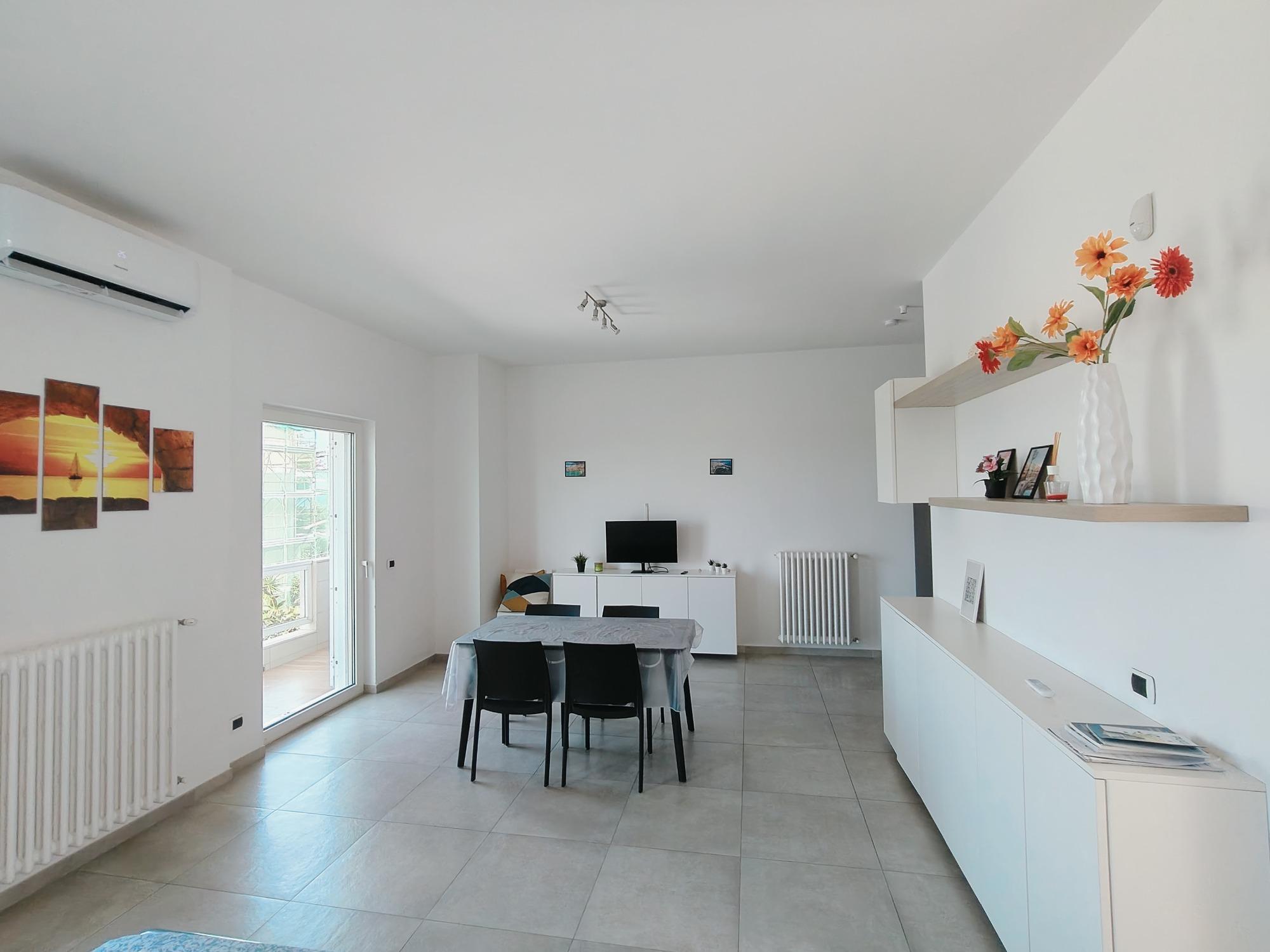 Viale e zona ingresso parcheggio struttura