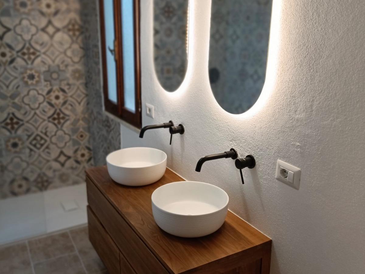 Bagno 1 (al primo piano)