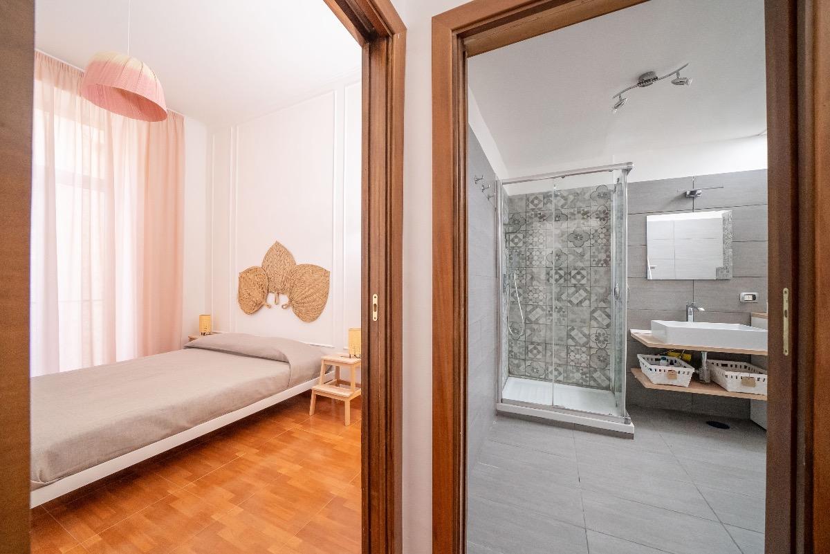 camera da letto e bagno