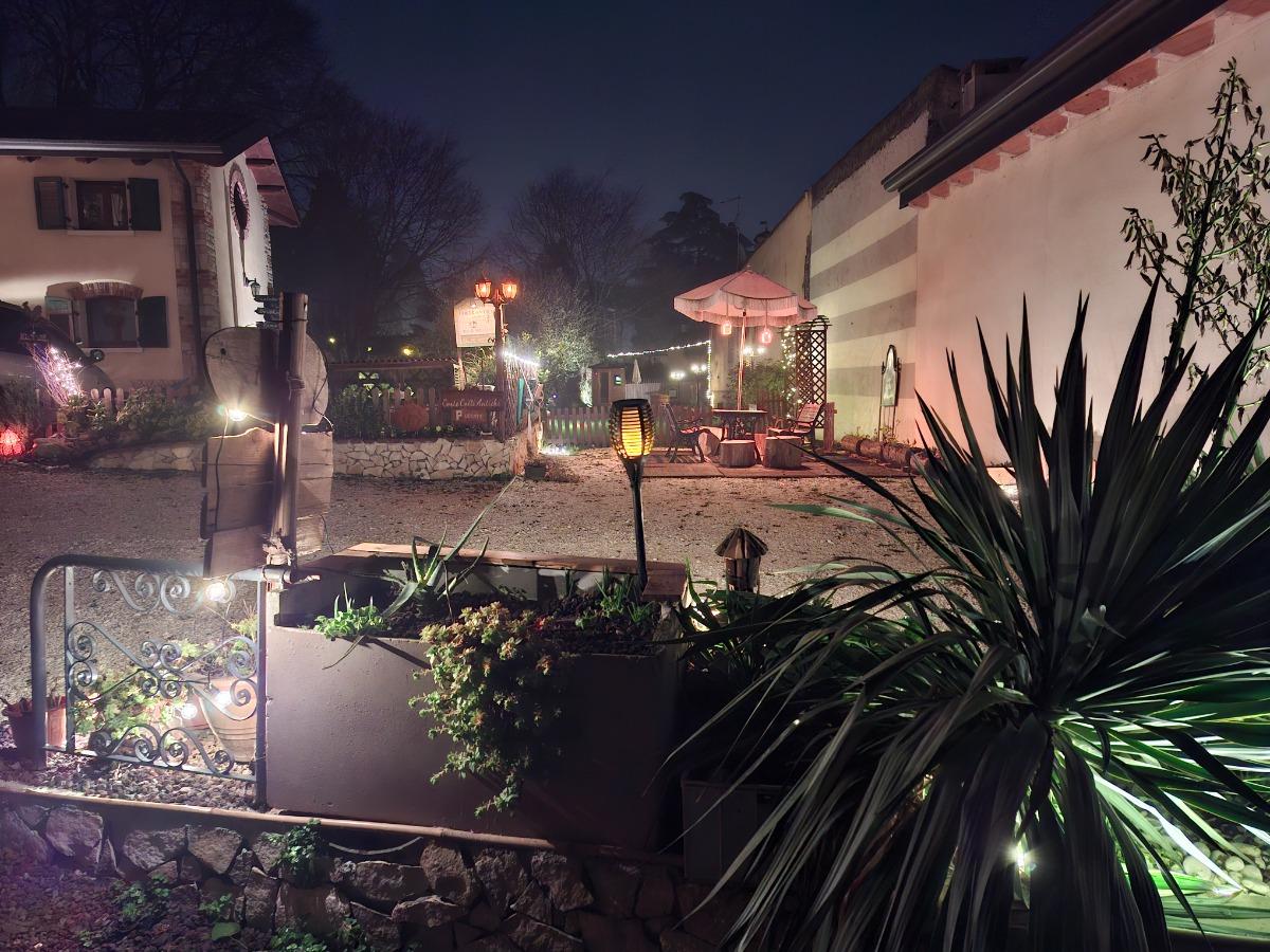 Corte di proprietà con giardino