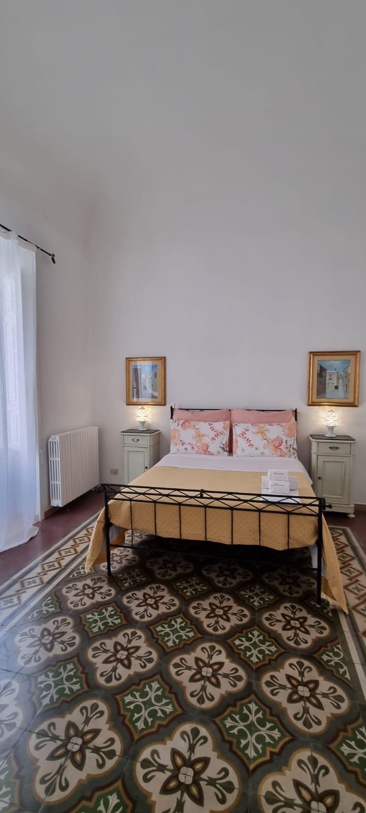 stanza matrimoniale con bagno privato esterno