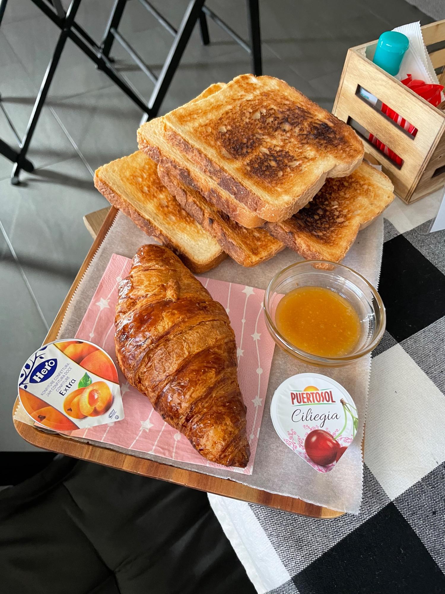 La colazione di XIHOUSE BED & APARTMENT