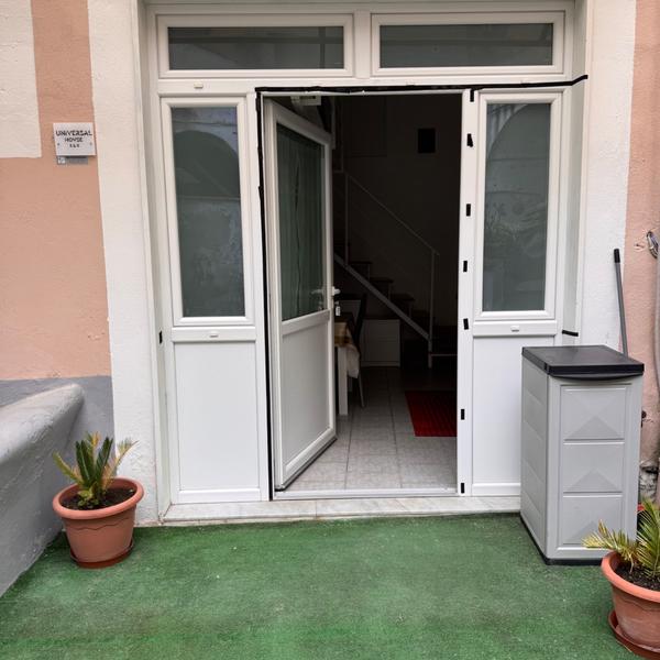  Universal House