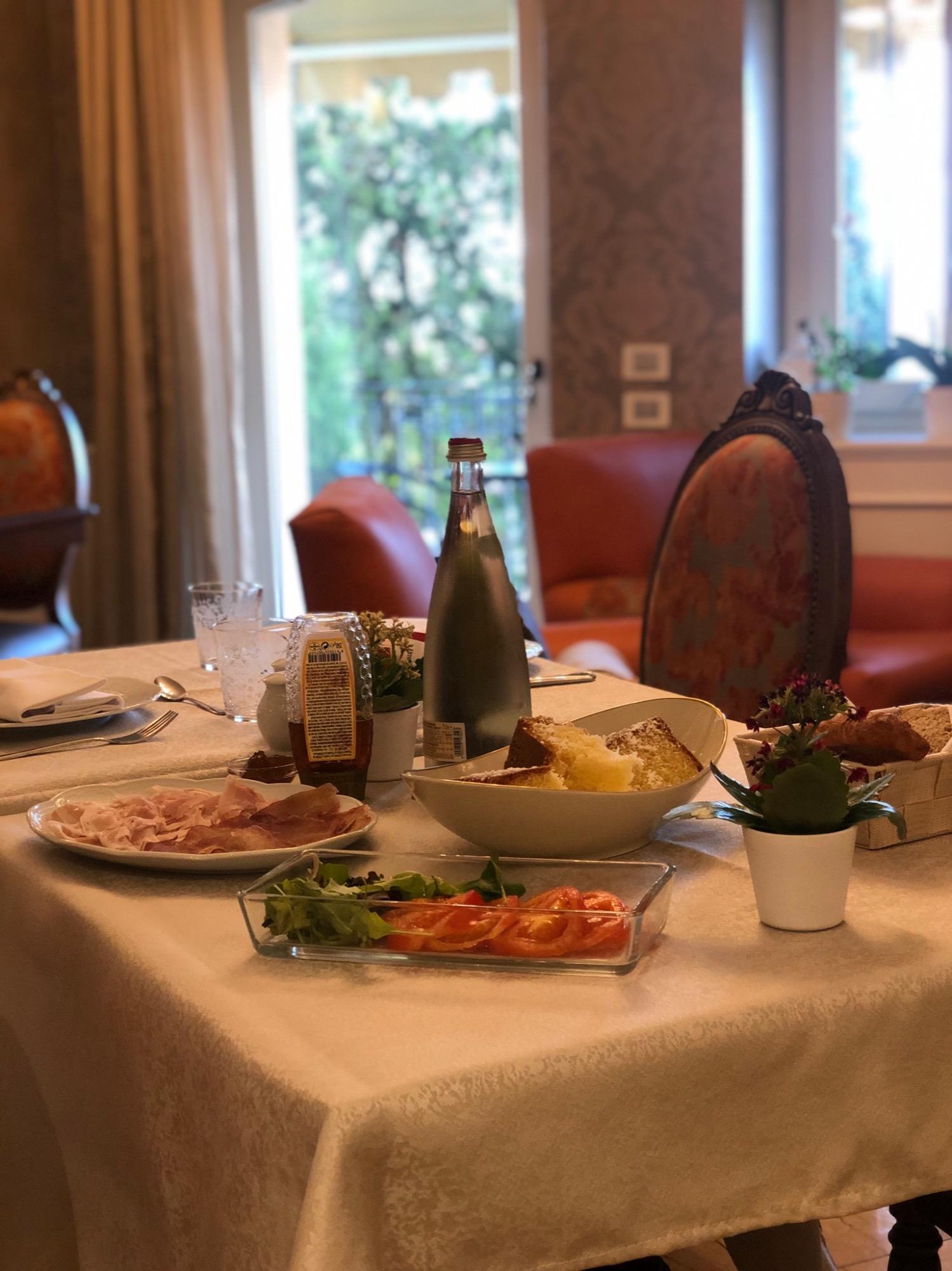 La colazione di RELAIS COLLE SAN PIETRO