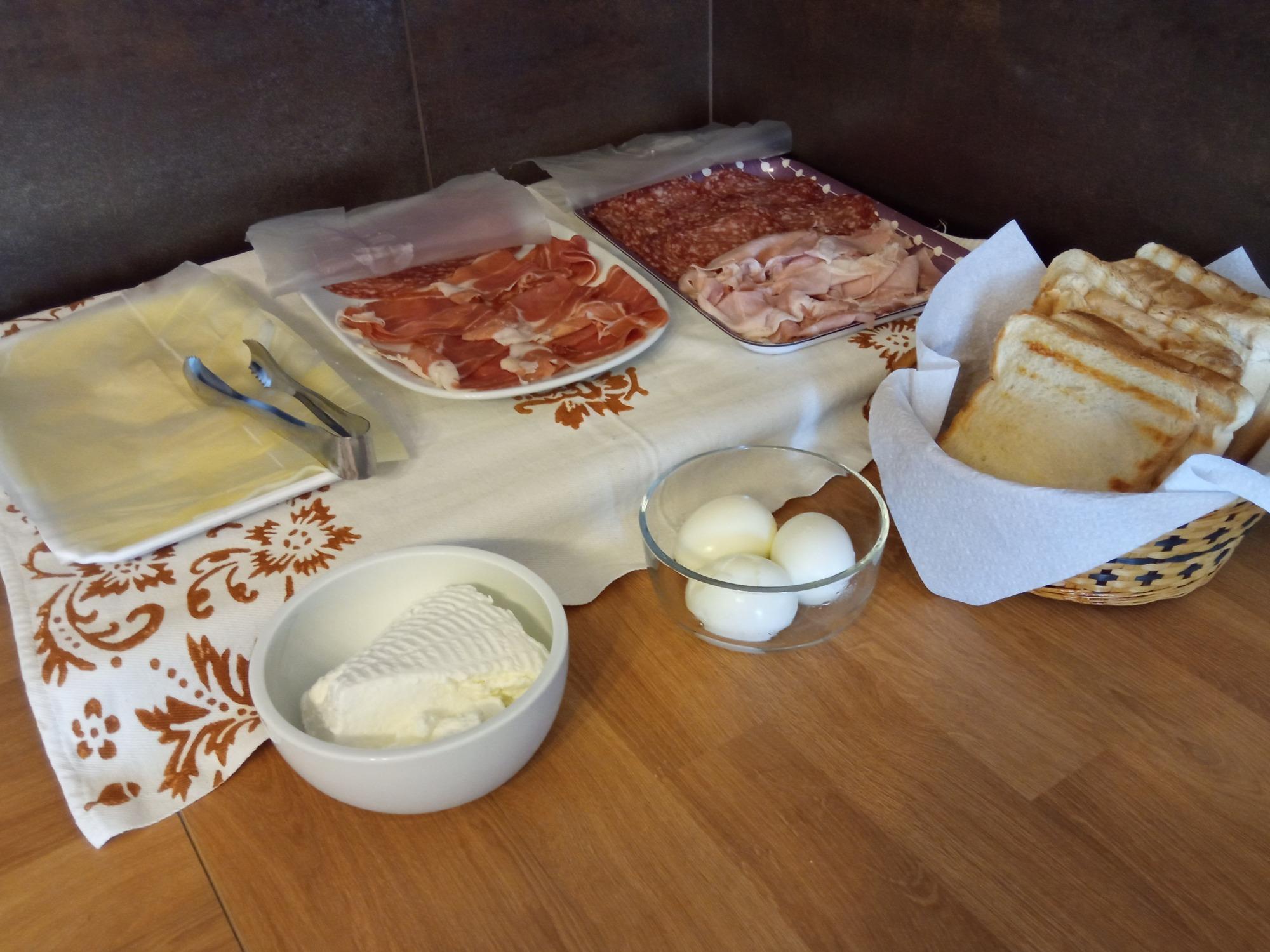 La colazione di CASAVINTAGO B&B