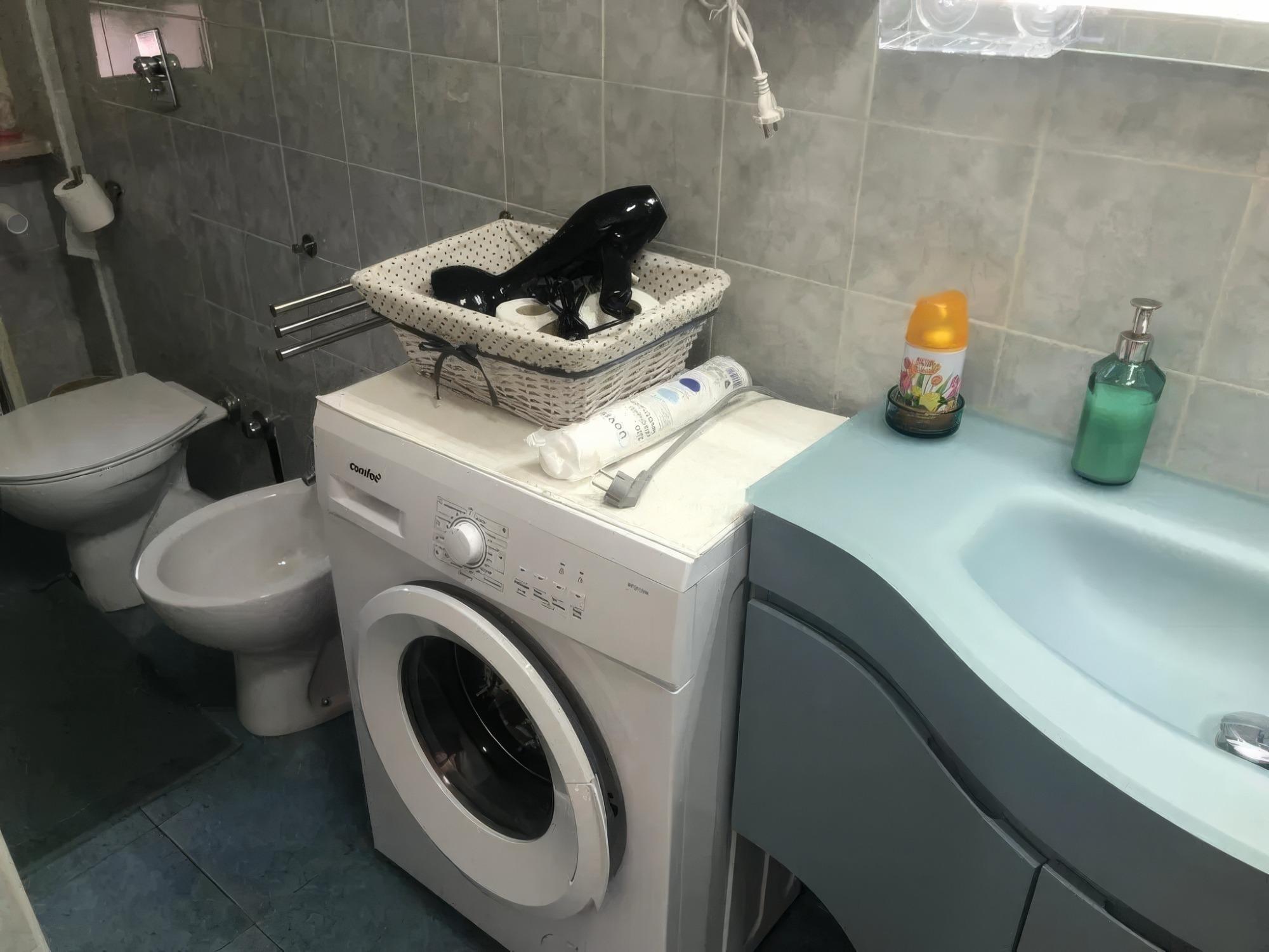 Lavatrice phon piastra capelli saponi bagno