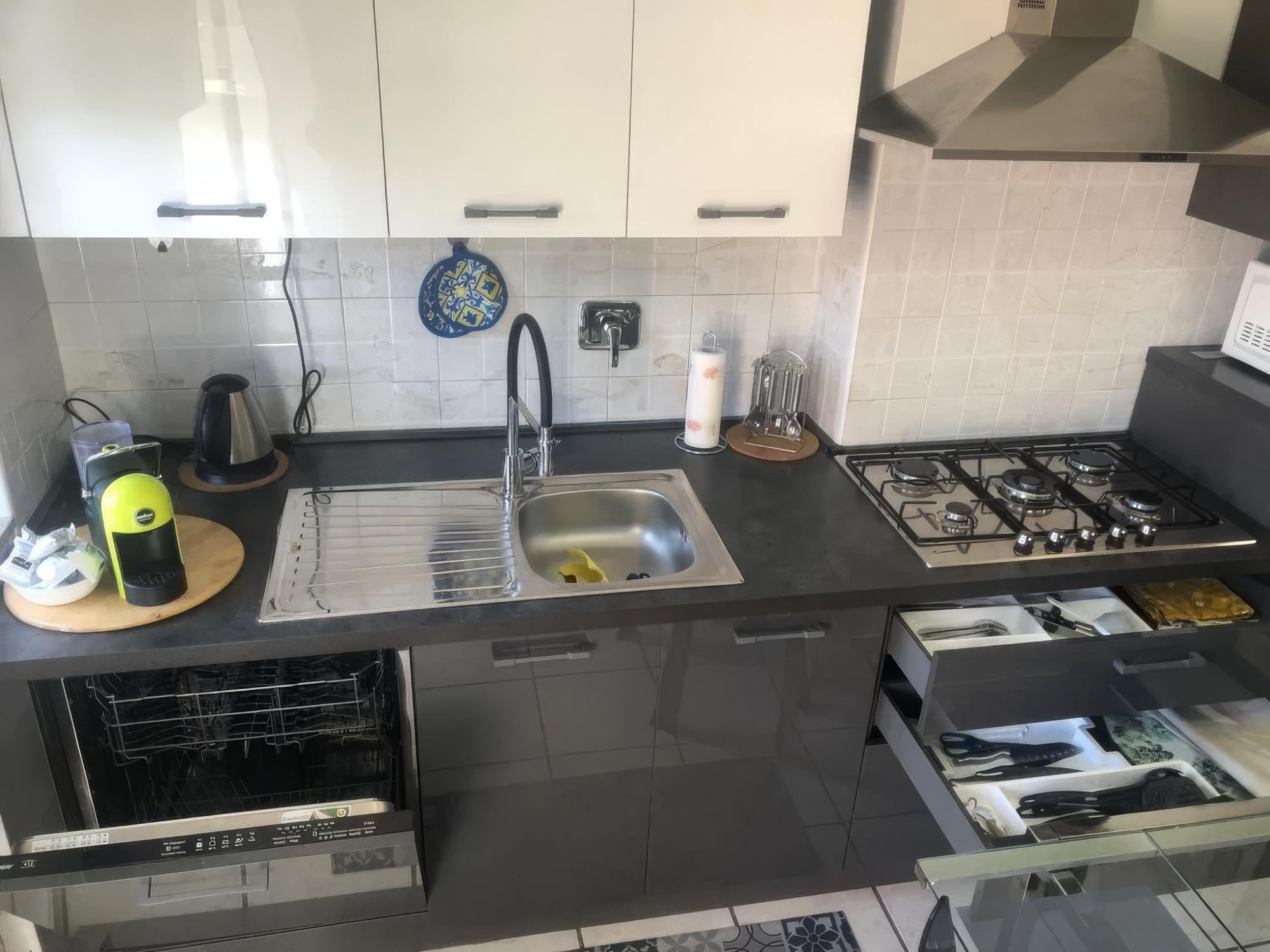 Lavastoviglie e utensili cucina