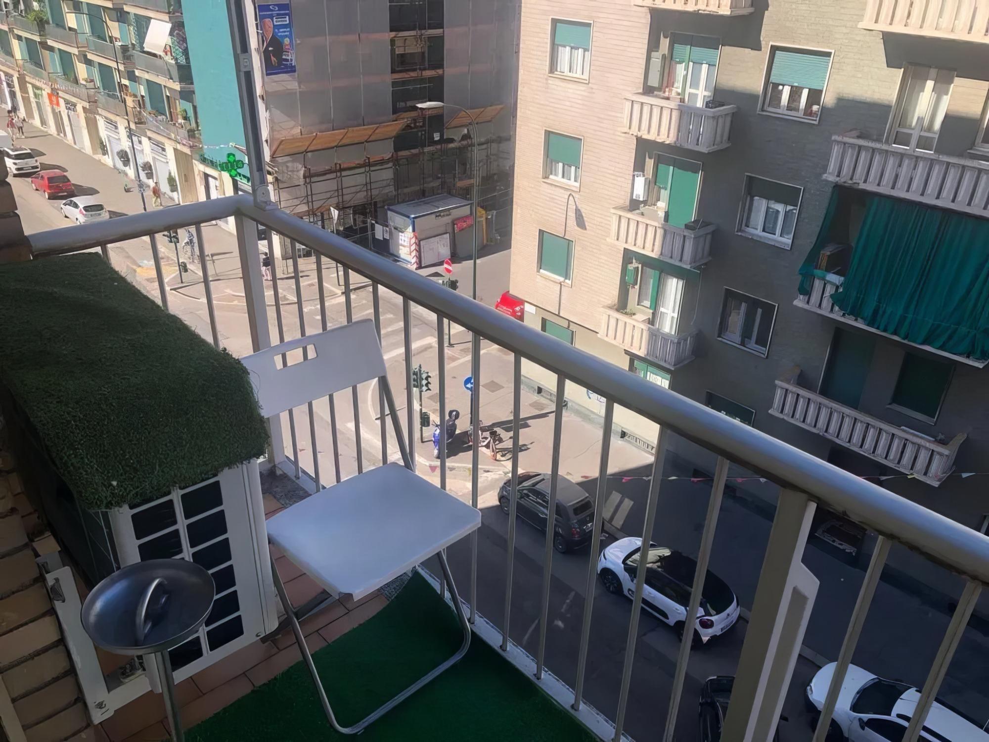 Due balconi relax uno in camera e uno in cucina