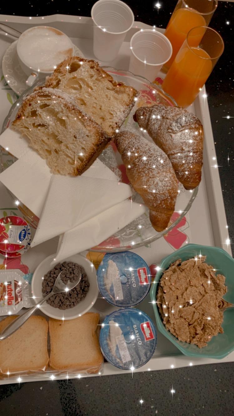 La colazione di LEVOLTE LUXURY APARTMENT