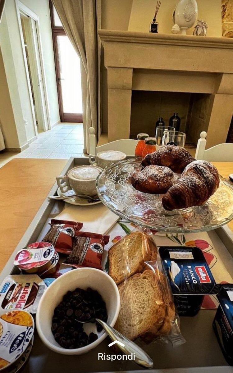 La colazione di LEVOLTE LUXURY APARTMENT
