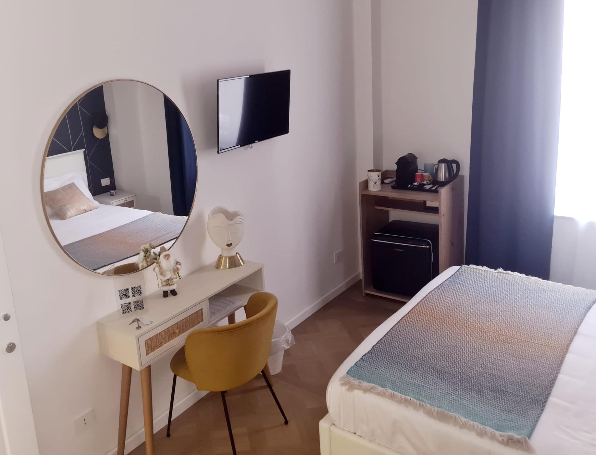 Vista macchina caffè e tisaniera