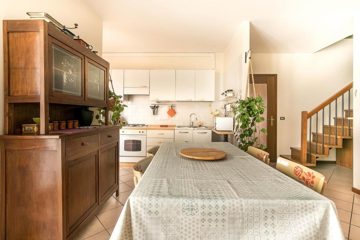 Soggiorno con angolo cottura