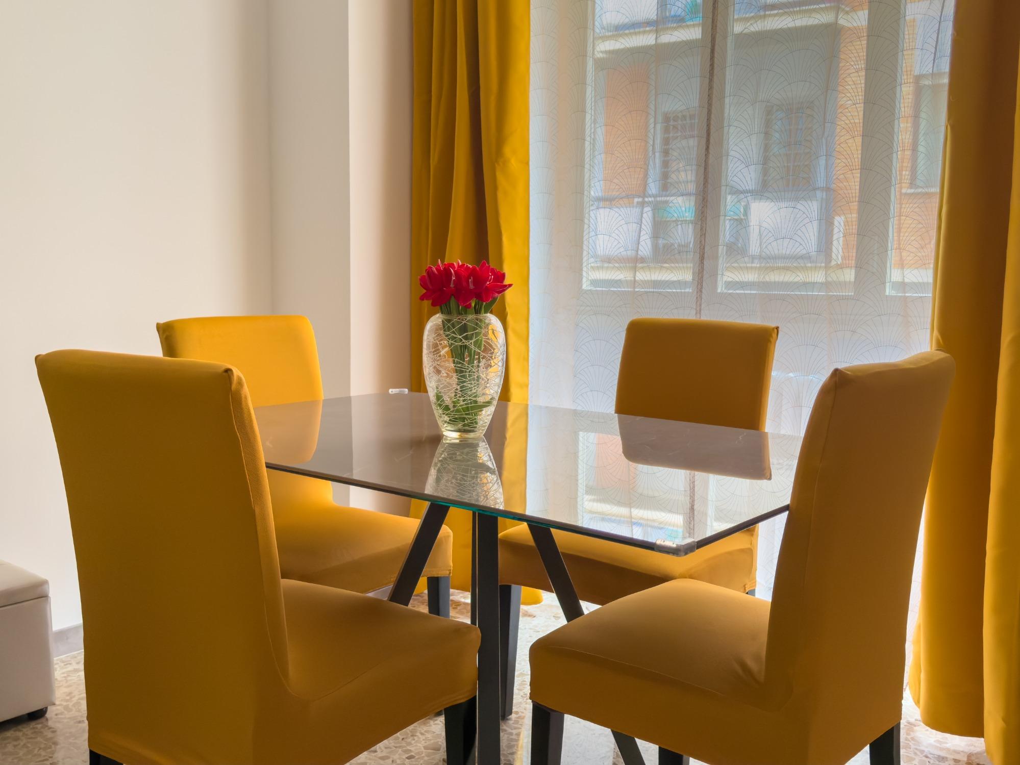 Ampio soggiorno con divano letto matrimoniale