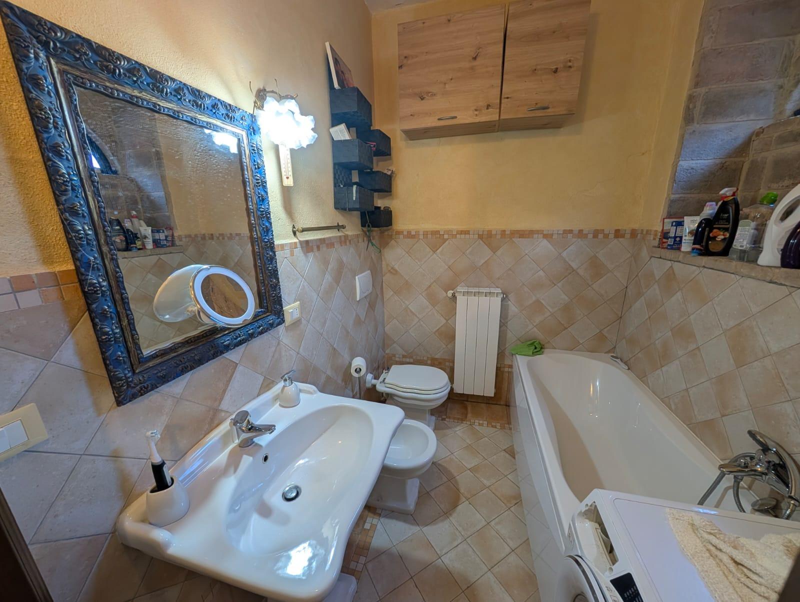 Bagno con cromoterapia
