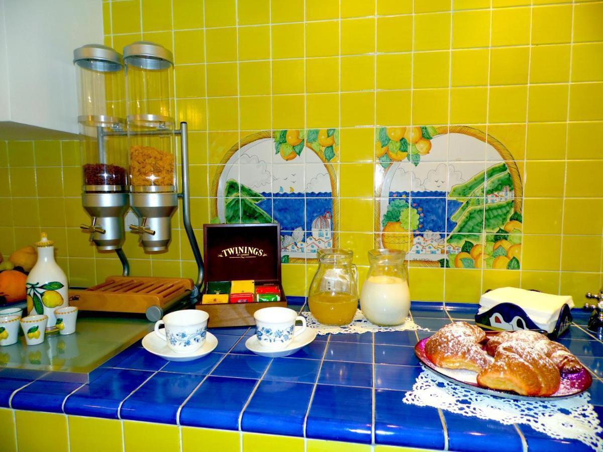 La colazione di DIMORA CARLO III