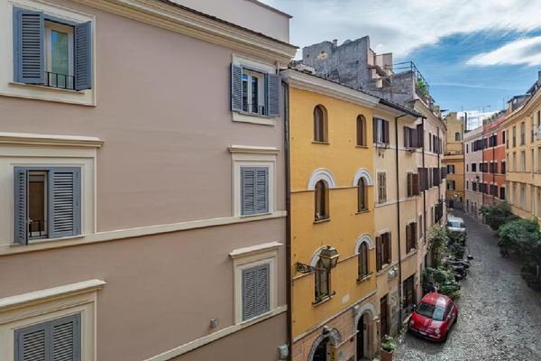 Trastevere Petite Escape