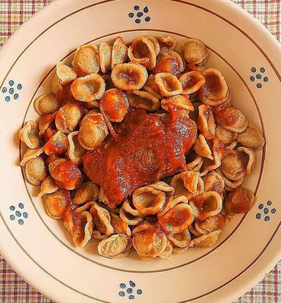 Specialità gastronomiche di Bisceglie - Orecchiette al ragù e "la brasciola"