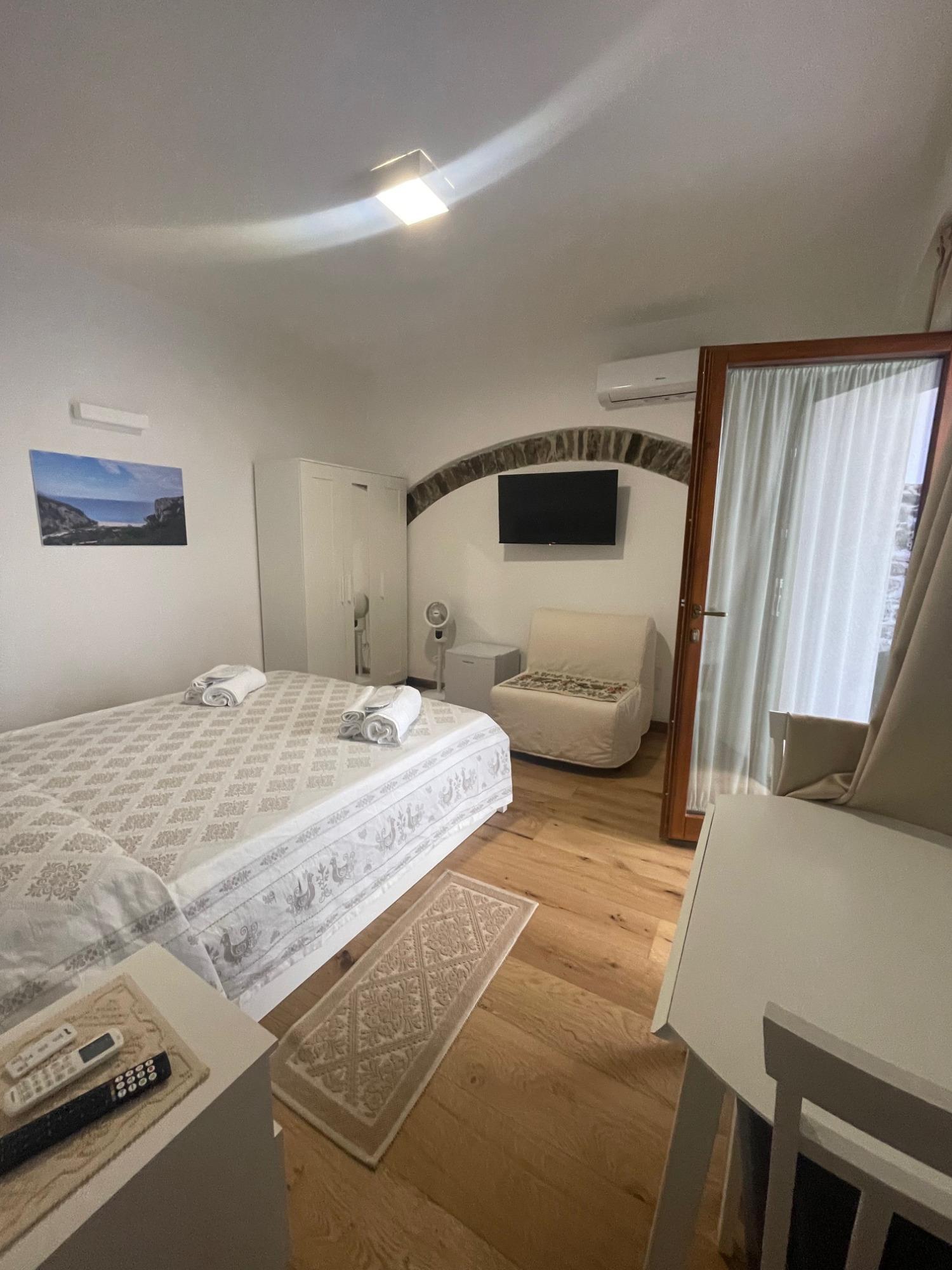 Camera 2 (con cucina) al piano terra