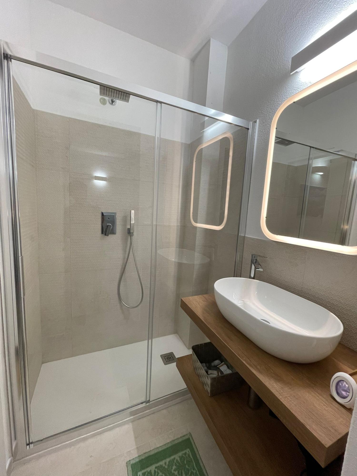 Bagno camera 1 al piano terra