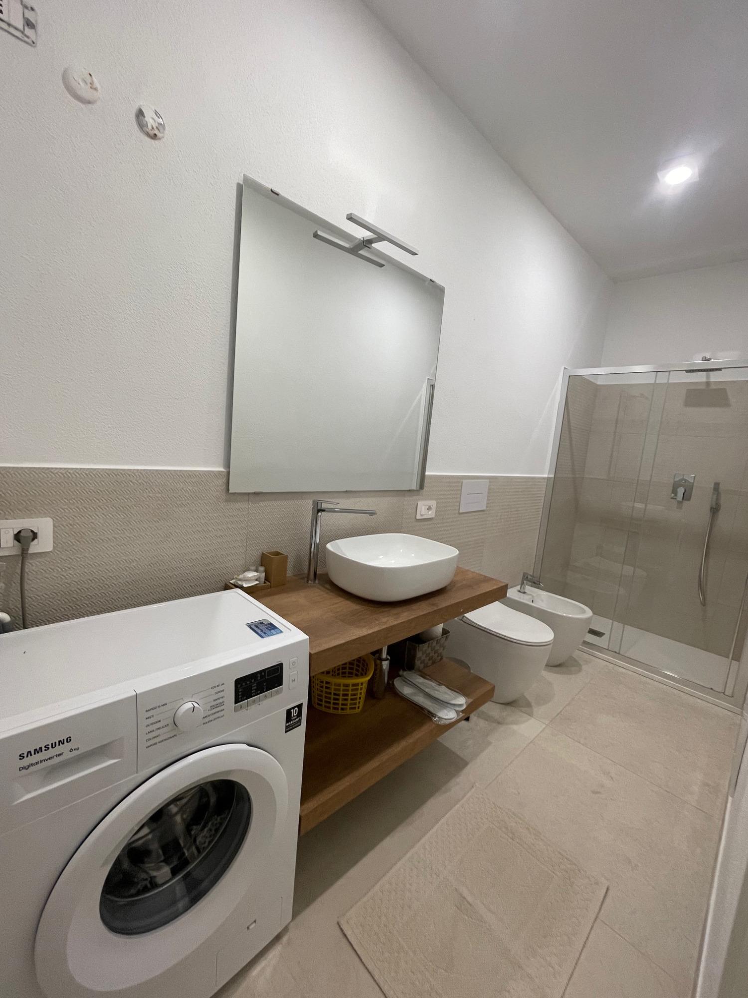 Bagno camera 2 al piano terra