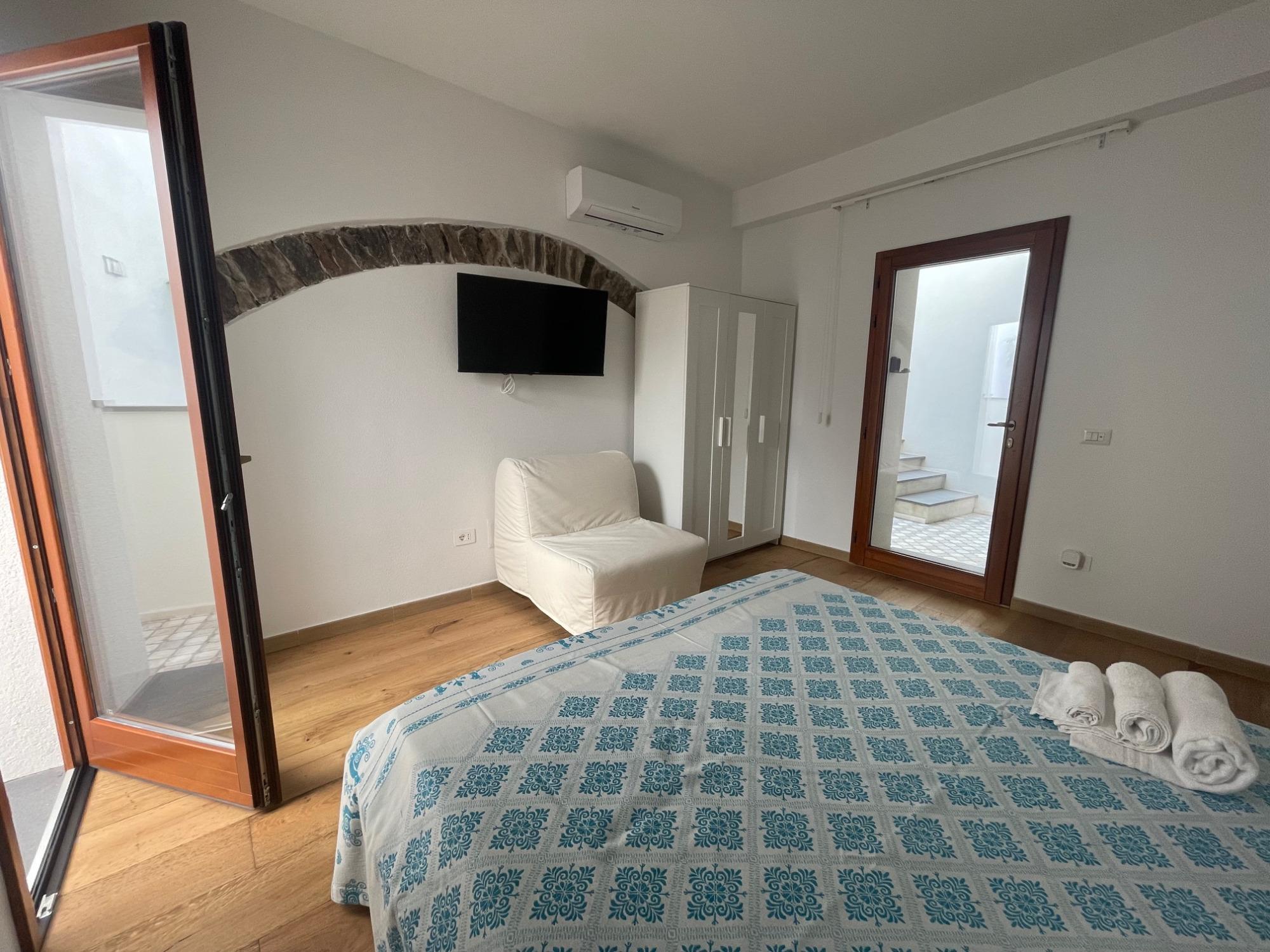 Camera 2 (con cucina) al piano terra