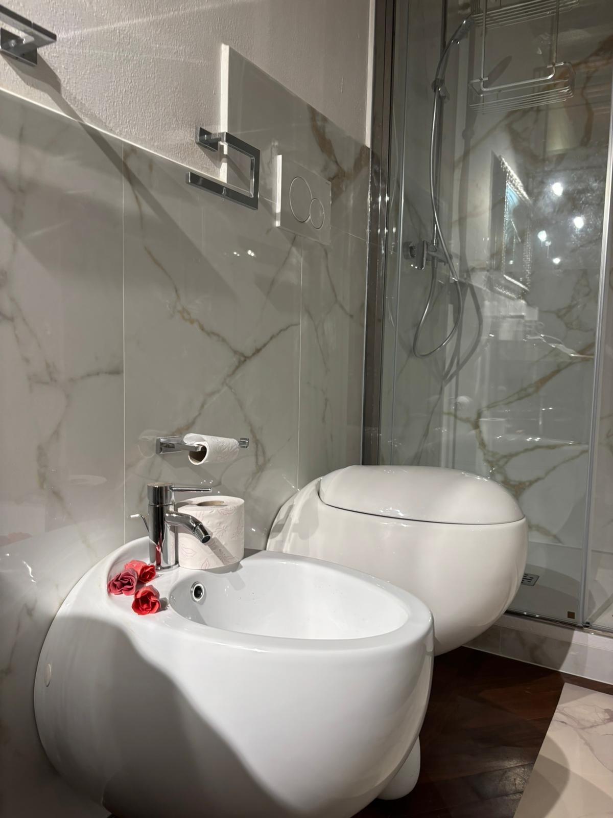 particolare bagno stanza perla