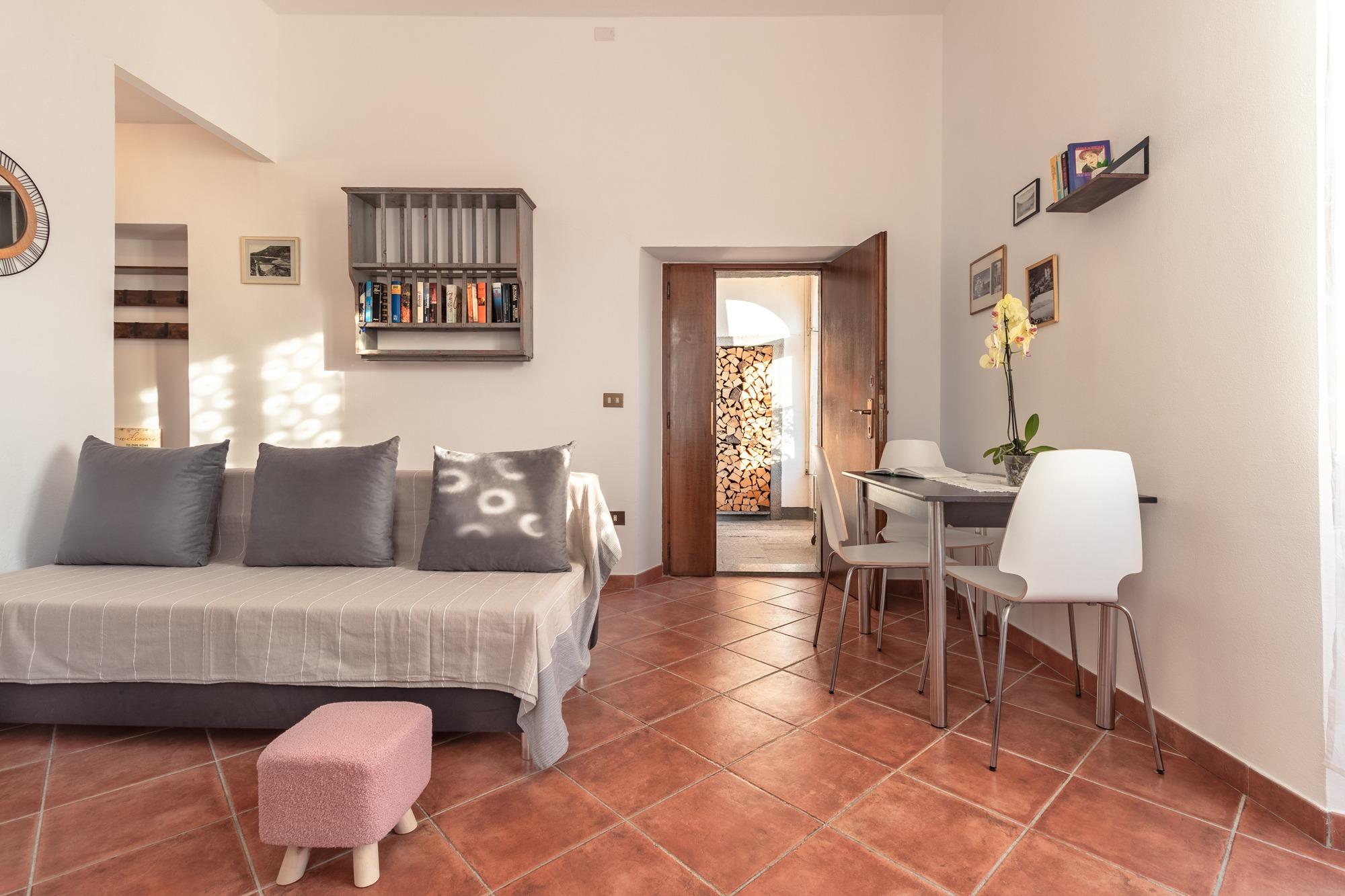 soggiorno con divano letto dimensioni 192*133 cm