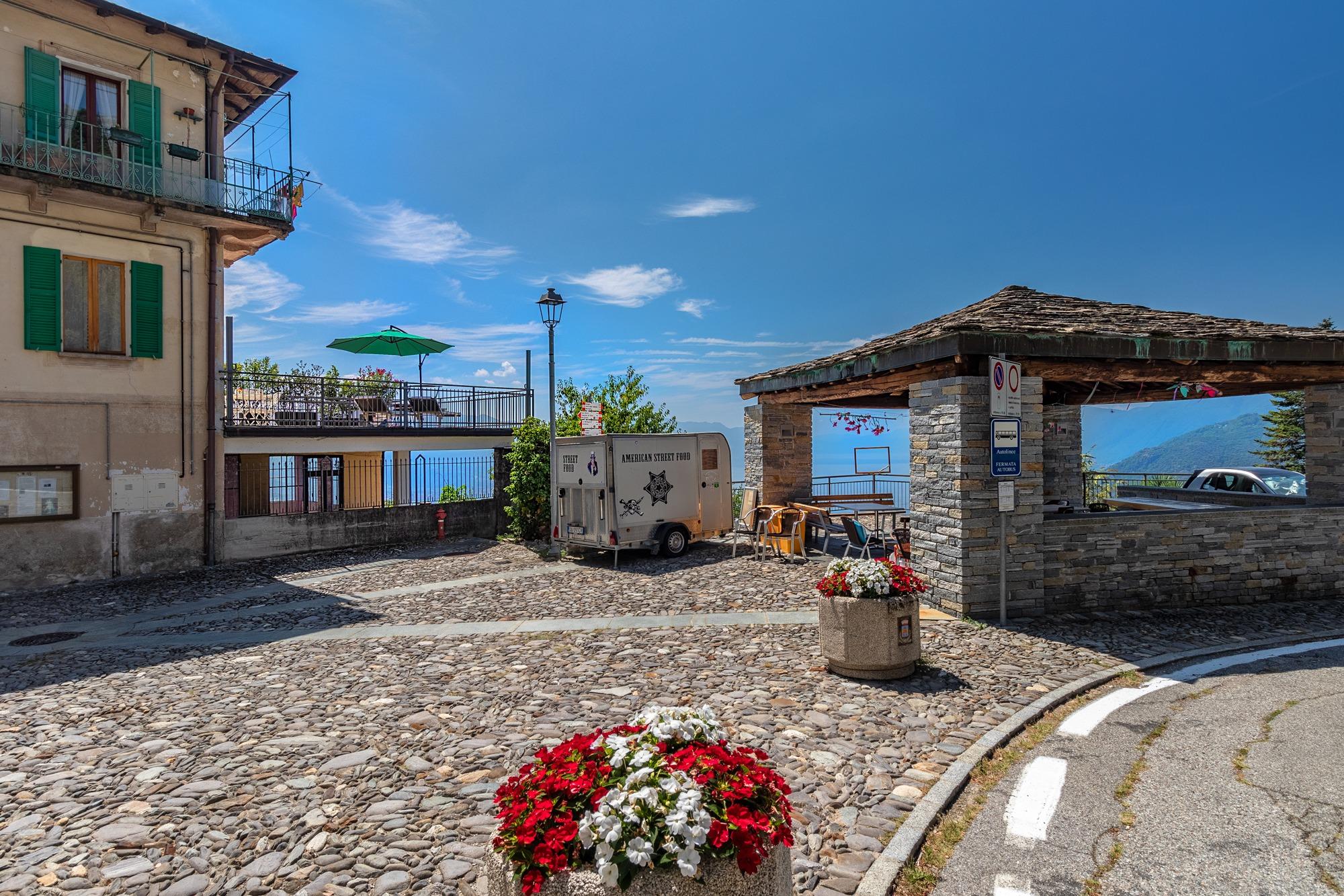 vista della casa dalla piazzetta