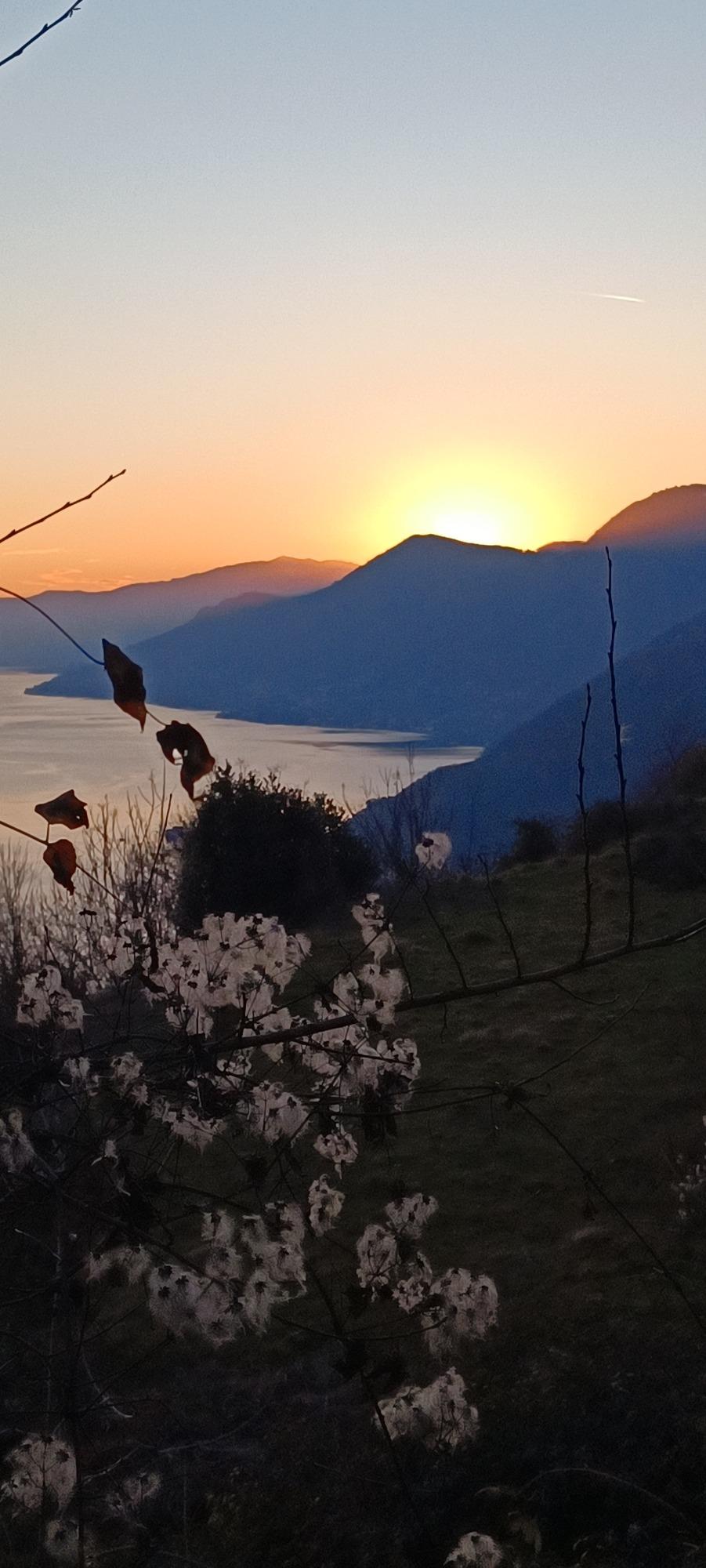 tramonto vista lago dalla terrazza