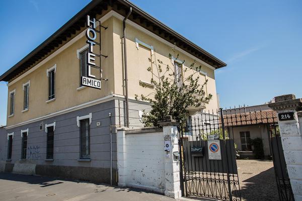 Amico Hotel