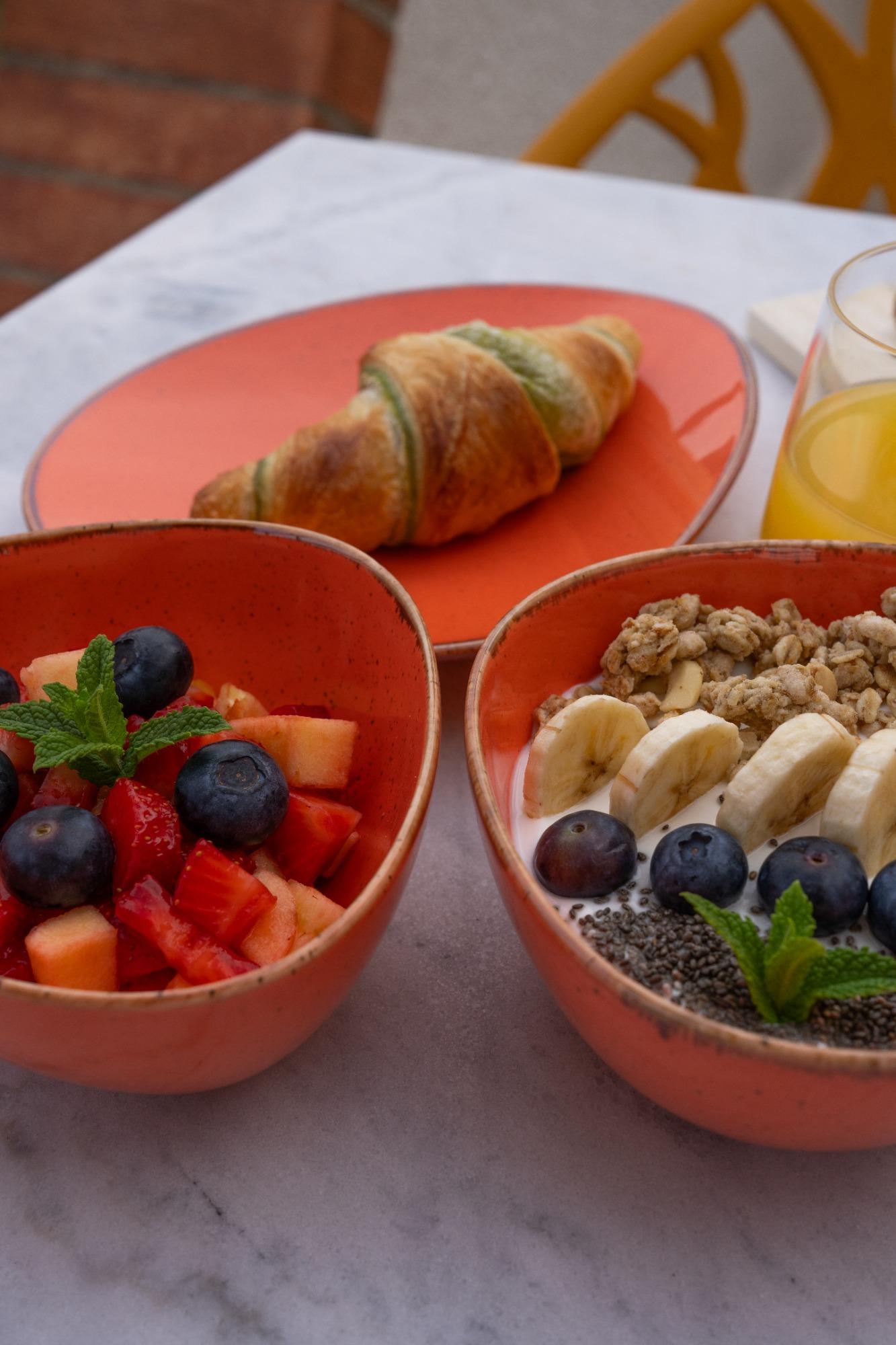 La colazione di VILLA YUCCA - B&B AND GLAMPING