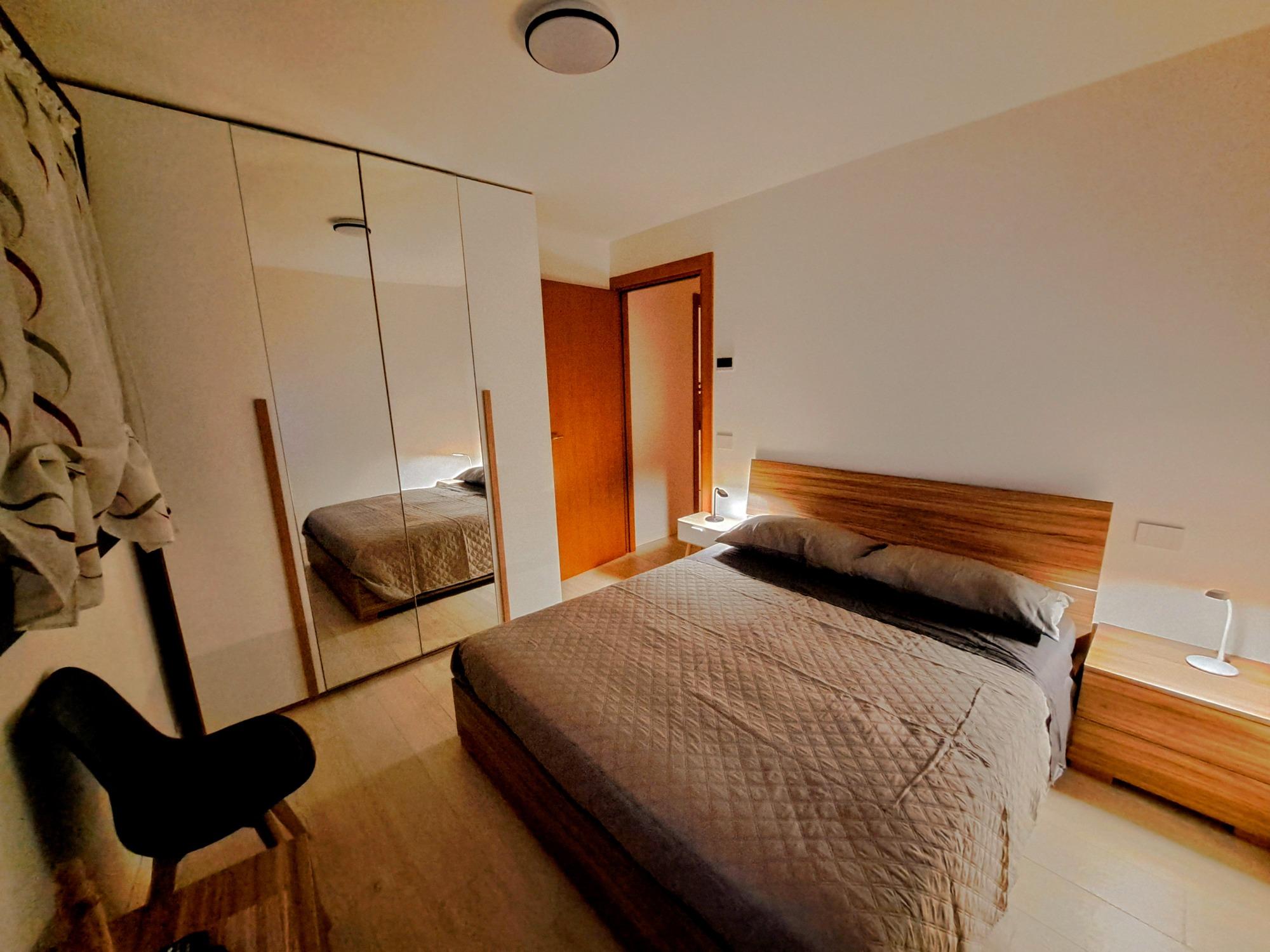 Camera di letto di sera