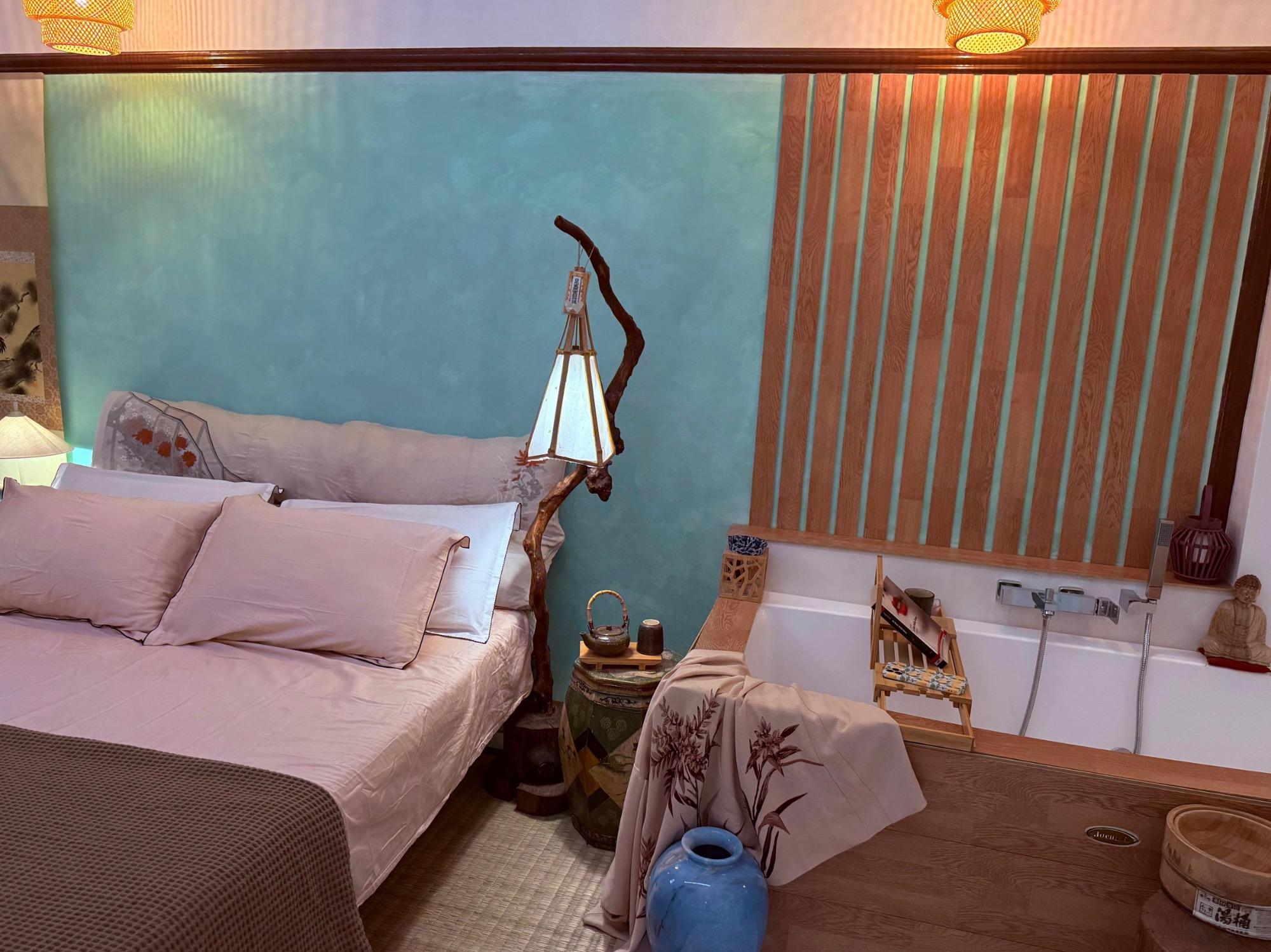 camera stile giapponese con tappeto tatami