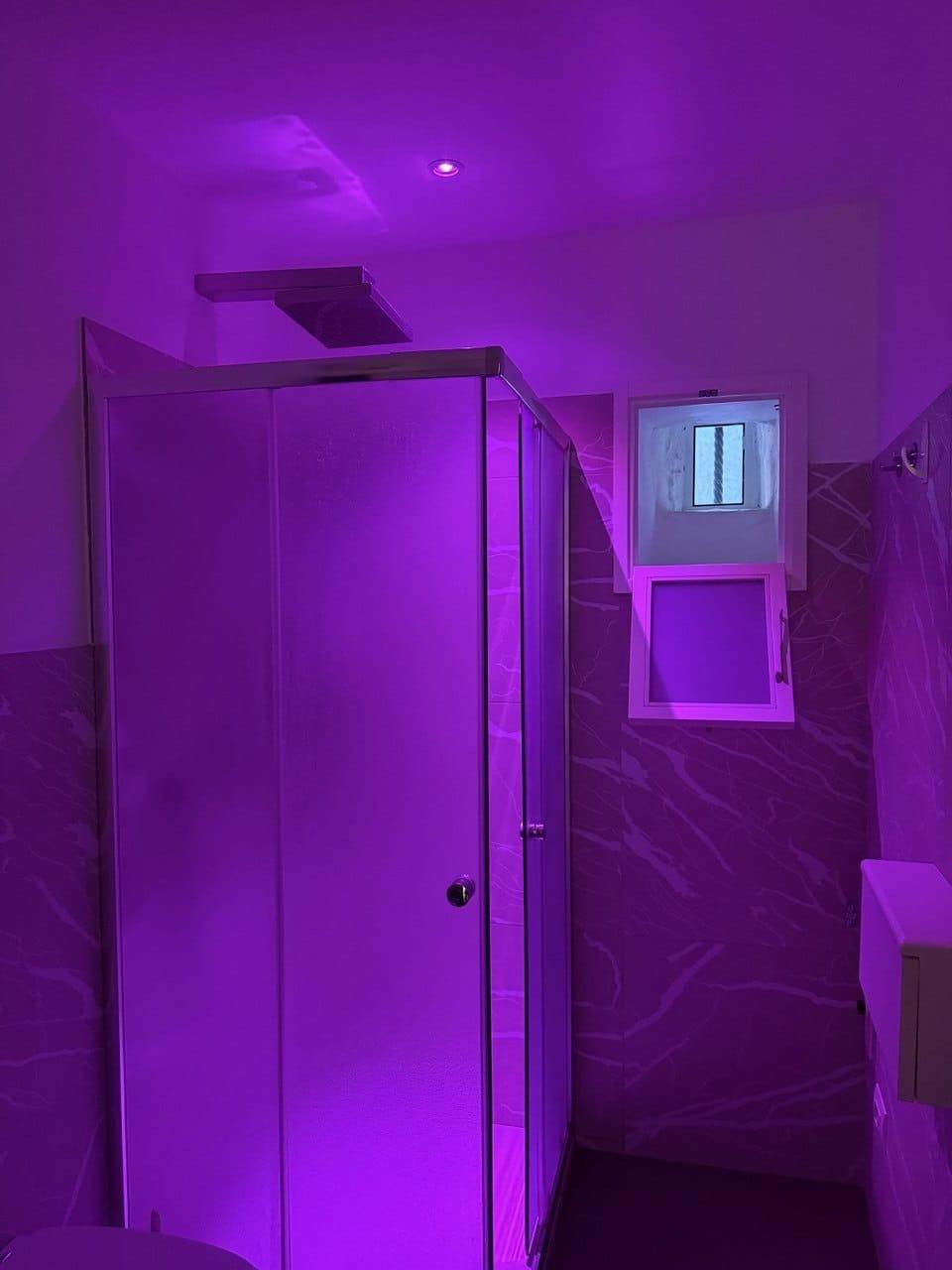 luci colorate bagno