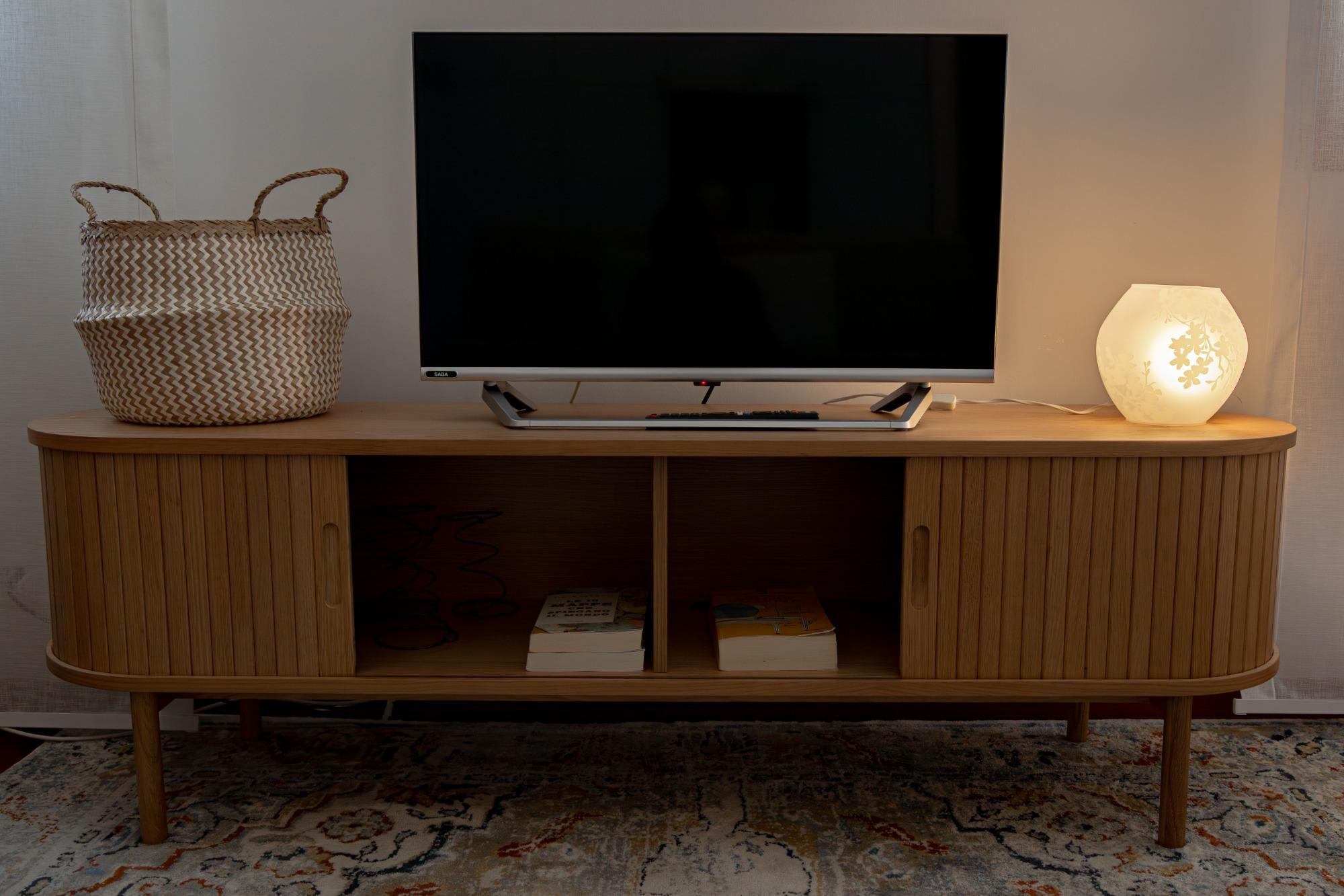 Mobile in salotto con SmartTV