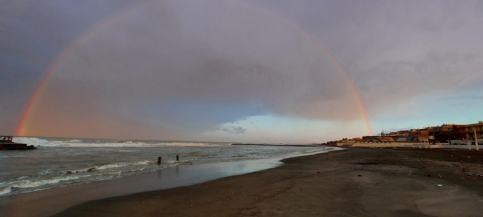 Un bellissimo arcobaleno sul mare di OSTIA   ROMA
