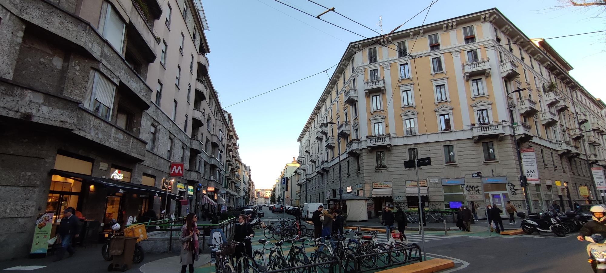 Via Bazzini Stazione Metro verde Piola