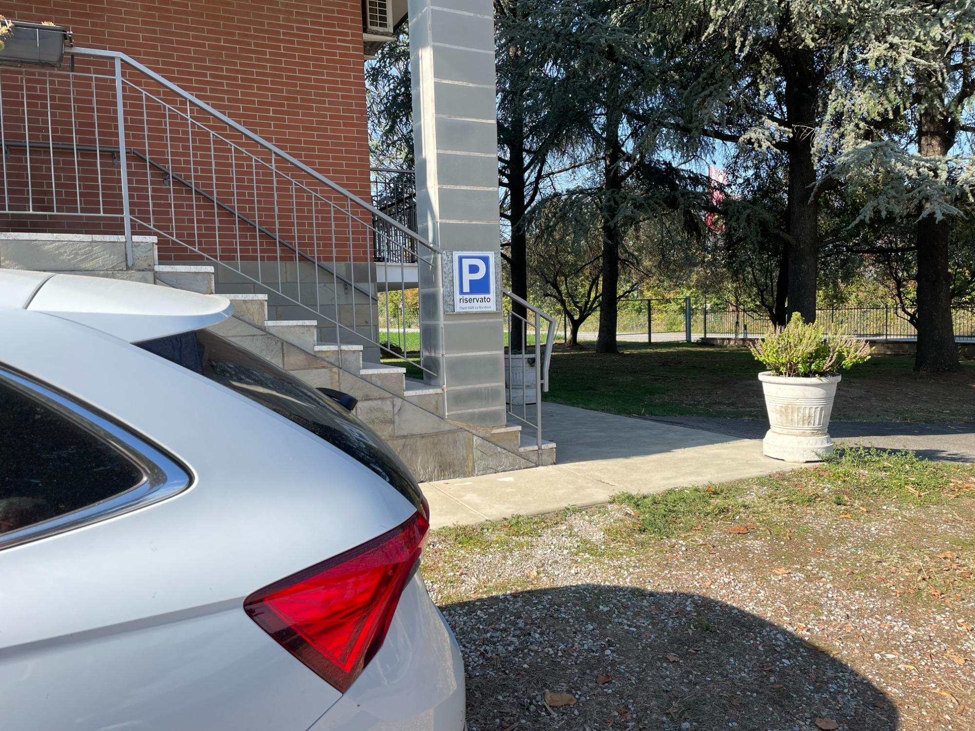 parcheggio riservato agli Ospiti del B&B