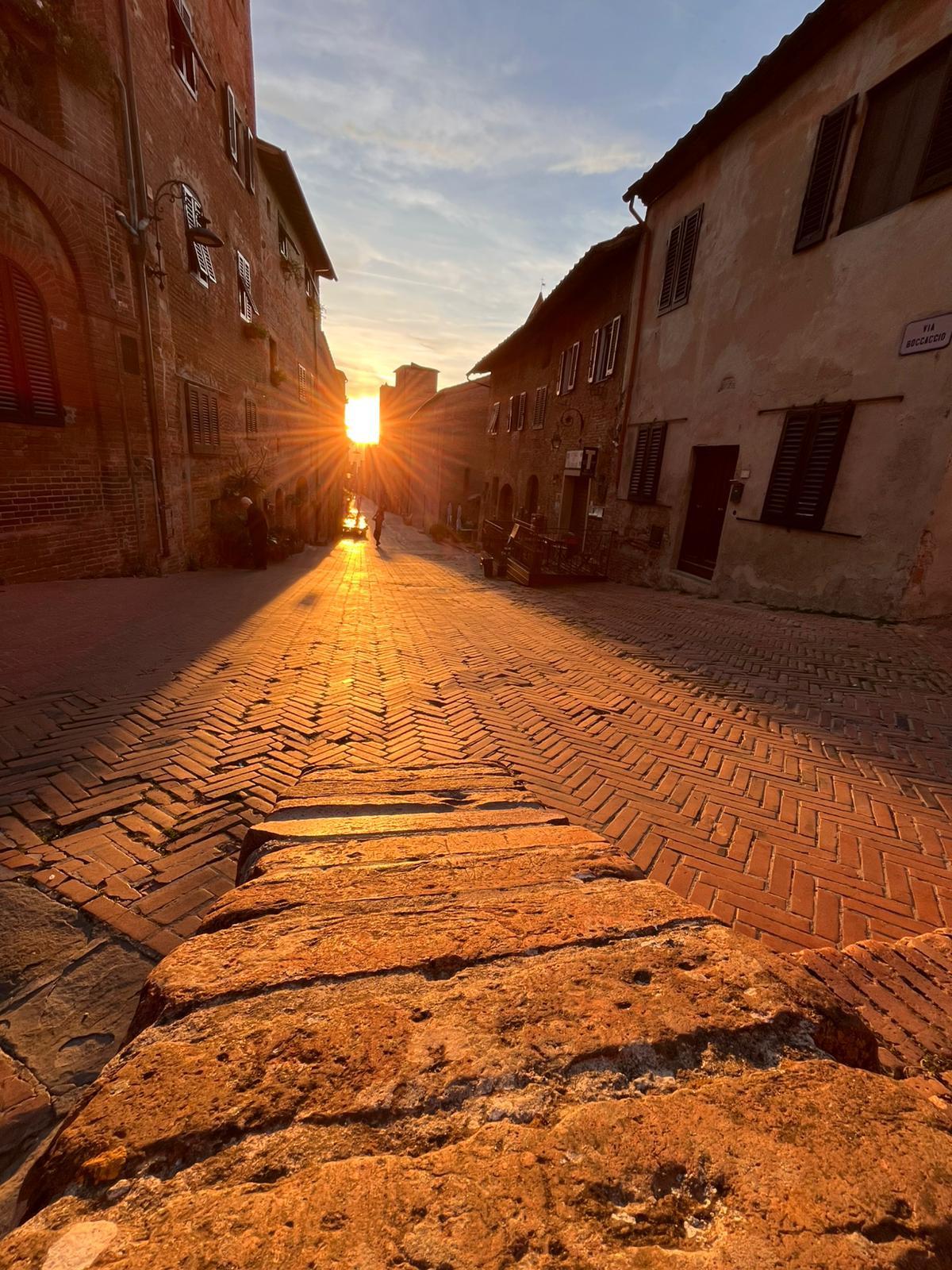 Via Boccaccio al tramonto - Certaldo Alto
