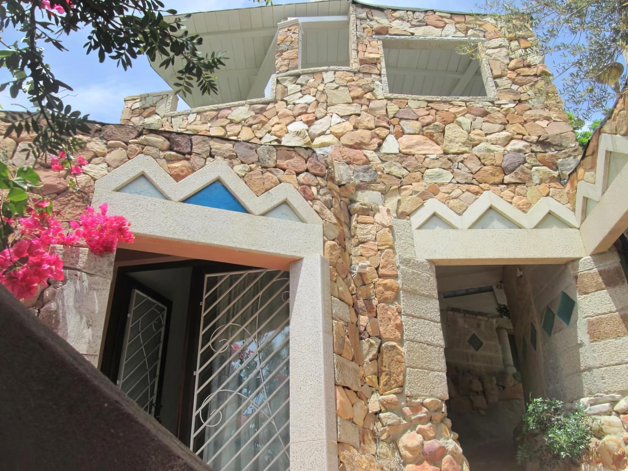 Bed and Breakfast Solanas: Book with no fees