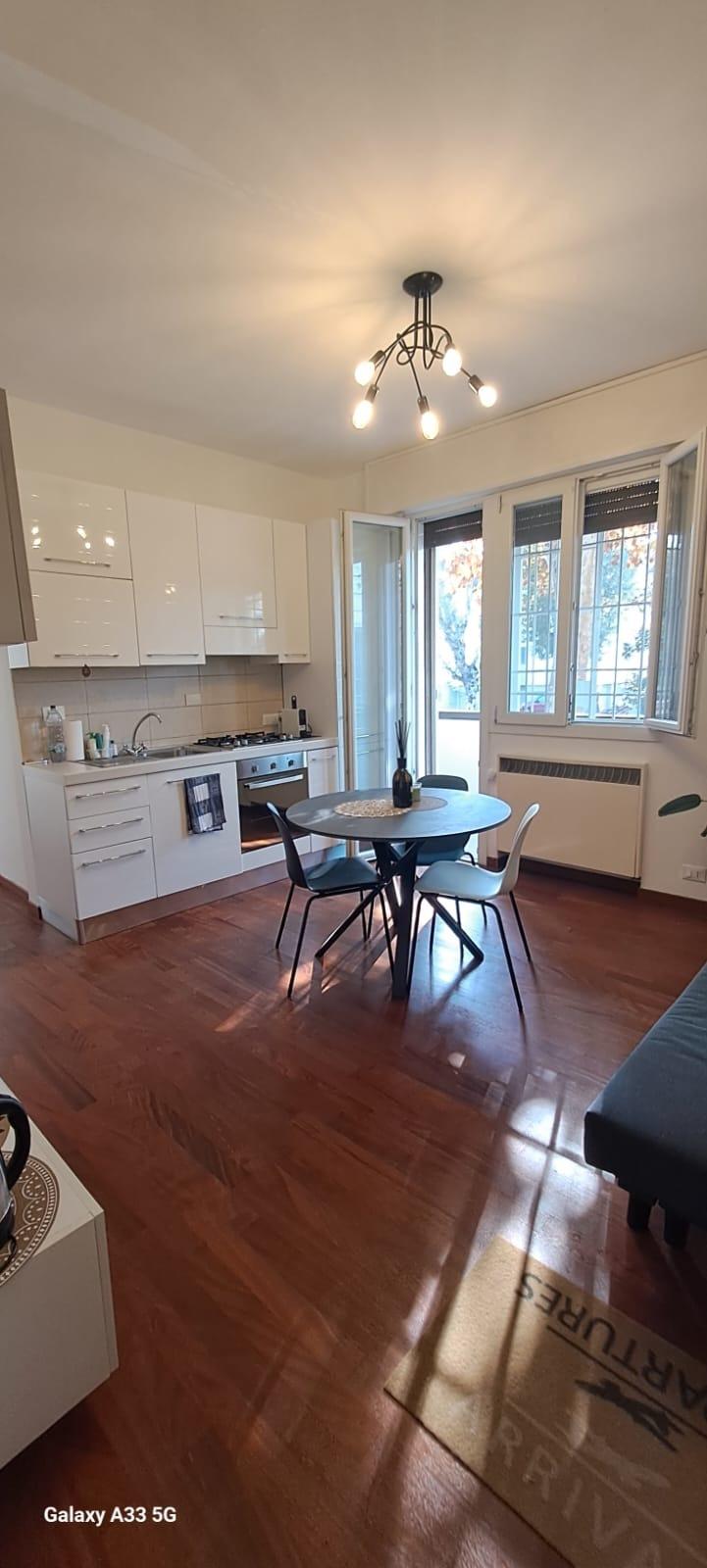 Cucina attrezzata, forno elettrico, frorifero e ampio freezer