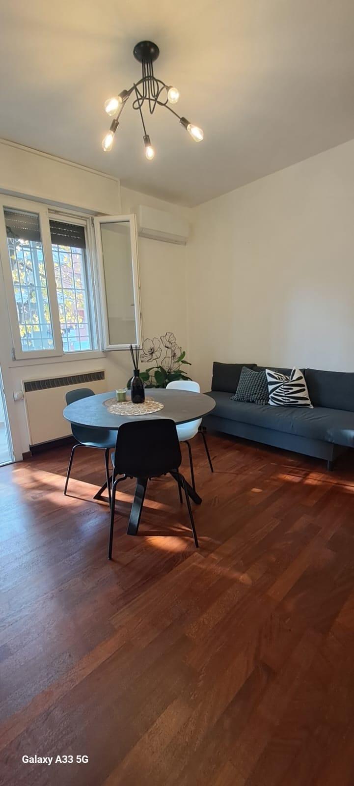 Divano letto, tavolo pranzo, aria condizionata