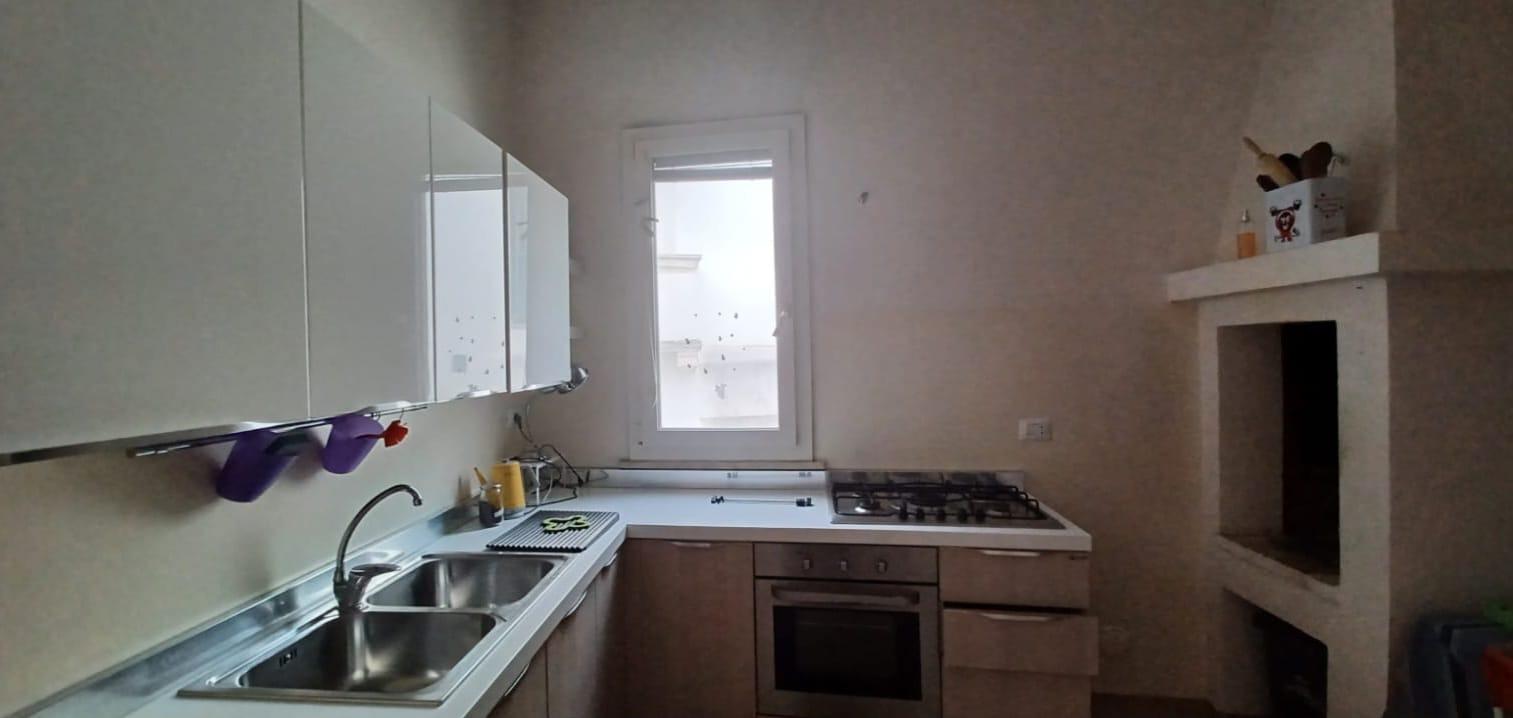 cucinacompletamente attrezzata