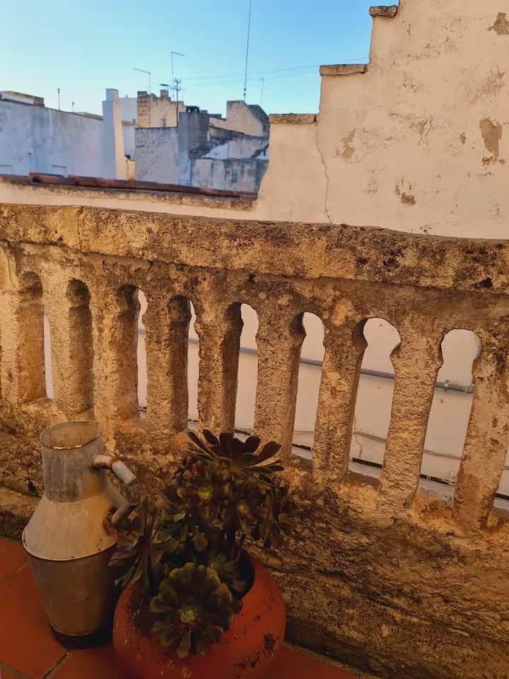 il balconcino in pietra salentino in camera
