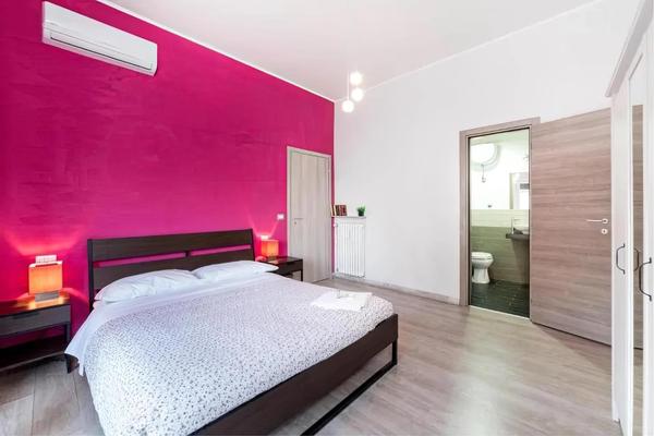 Rome to You - The Place to Be & B