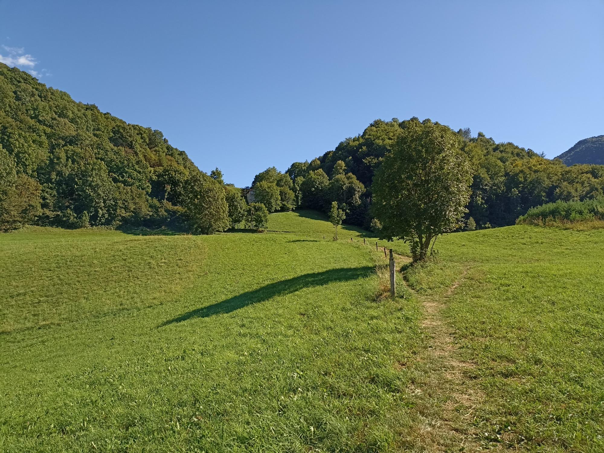 Uno scorcio della località Tonalli di Sopra a poca distanza dal B&B Cascina Cornella.